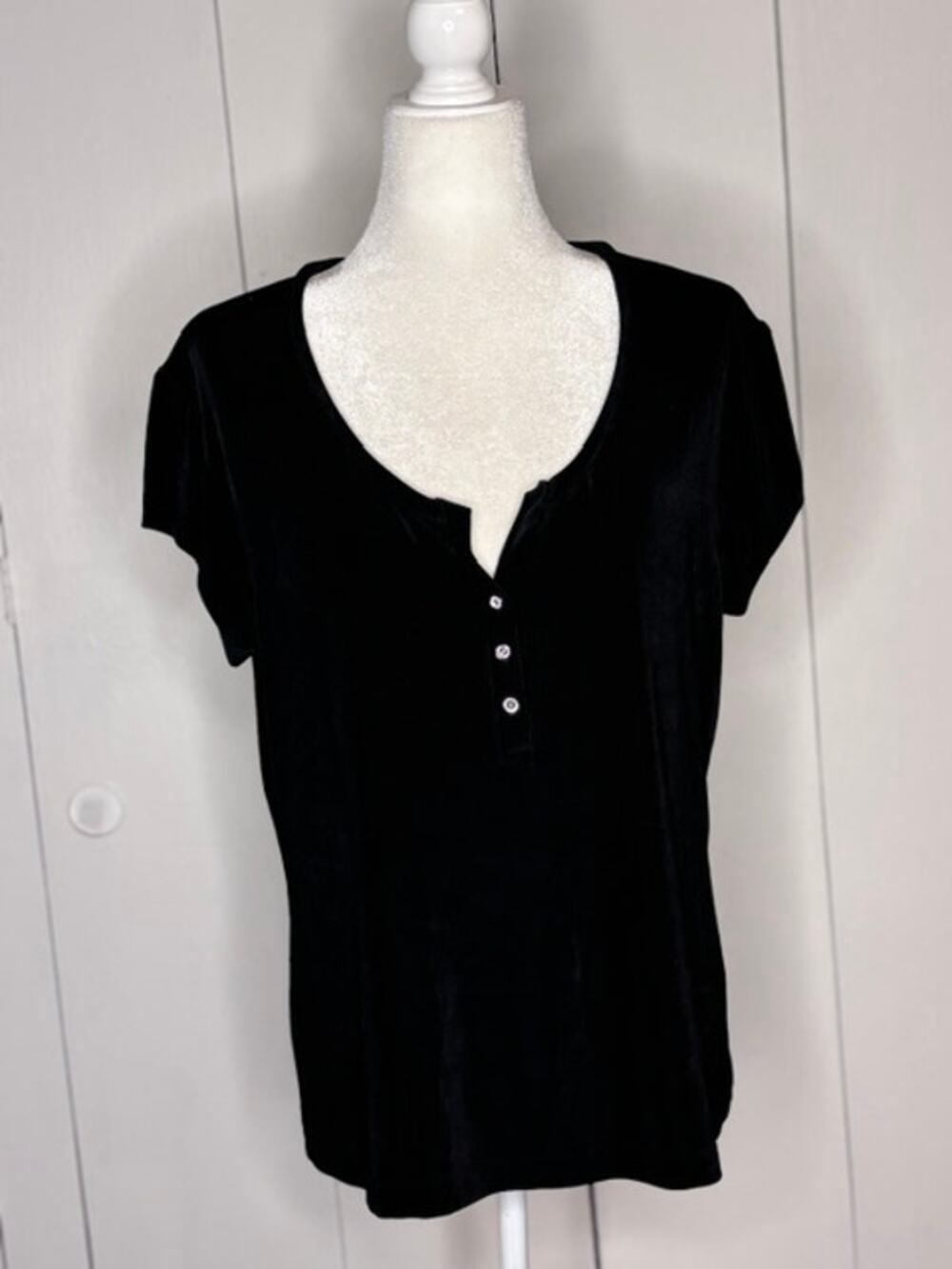 Chico's Travelers Black Short Sleeve Knit Top Size 3 (Regular XL) Henley Stretch